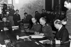 Vì sao Đức hai lần đầu hàng sau khi bại trận trong Thế chiến 2?