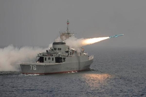 Tàu chiến Iran trúng tên lửa khi tập trận, 1 người thiệt mạng