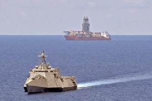 Tàu chiến Mỹ hỗ trợ Malaysia trước sức ép từ Trung Quốc trên Biển Đông