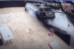Video: Choáng cảnh ôtô mất lái bay qua bể bơi