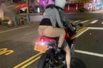 Bị tốc váy khi ngồi sau moto, cô gái để lộ mồn một vòng ba gây nhức mắt