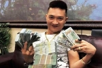 Chân dung Huấn Hoa Hồng: 'Giang hồ mạng' 2 lần đi cai nghiện, thản nhiên ra sách 'chui' và đóng MV quảng cáo cờ bạc trá hình