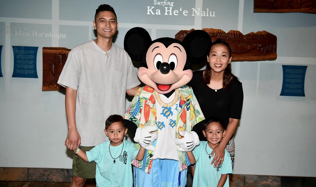Gia đình Carla ở Hawaii (Mỹ) vào năm ngoái.