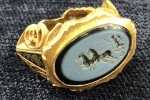 Người đàn ông có 'số hưởng' khi may mắn 'bỏ túi' nhẫn vàng 1.800 năm tuổi