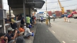 Tài xế xe tải bị xe container cán chết trước cảng ở Sài Gòn