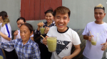 Bắc Giang: Bà Tân tung video làm cốc rau má đậu xanh siêu to khổng lồ, nhưng thứ mà dân mạng chú ý nhất lại là một câu 