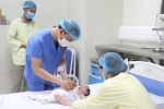 Mở ngực suốt 8 ngày bé trai vừa sinh ở Hà Nội sửa trái tim lạ