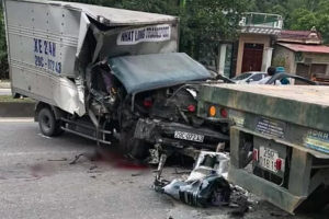 Thanh Hóa: Xe tải tông đuôi xe đầu kéo, phụ xe đứt lìa cánh tay