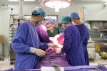 Phẫu thuật lấy khối u ác tính to bằng quả tim trong ngực bệnh nhân