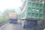 Thái Nguyên: Đoàn xe chở than cơi thùng vô tư 'qua mặt' chốt liên ngành
