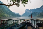 7 hồnước Việt Nam hút du khách
