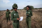 Những nữ chiến binh bảo vệ sư tử ở Kenya