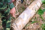 Hà Tĩnh: Phát hiện bom 'khủng' trong lúc đào ao