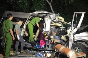 Phó thủ tướng yêu cầu điều tra vụ tai nạn làm 8 người chết