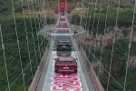 Clip: Chiêm ngưỡng cây cầu kính dài 526m, ôtô có thể đi qua được ở Trung Quốc