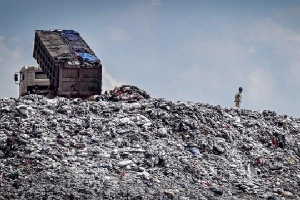 Giải pháp nào cho cuộc khủng hoảng rác thải ở Hà Nội?