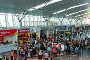 Hôm nay, tăng tối đa chuyến bay đưa khách khỏi 'điểm nóng' Đà Nẵng