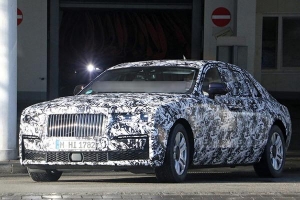 Xe siêu sang Rolls-Royce Ghost đời mới lần đầu lộ diện