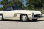 Xe cổ Mercedes-Benz 300 SL Roadster đời 1961 rao bán gần một triệu USD