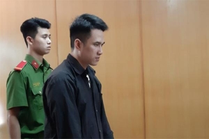 Cha bất hạnh cạn nước mắt trong phiên tòa xử nghịch tử sát hại 3 người thân