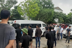 Vụ container tông xe con dừng đèn đỏ làm 3 người chết ở Hà Nội: Chuyến xe định mệnh đưa cặp vợ chồng đi lễ rằm