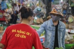 Mỗi gia đình ở Đà Nẵng được phát 5 thẻ đi chợ trong 15 ngày