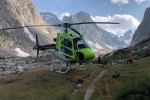 Trực thăng Mỹ giải cứu người bị đá lớn đè lên ở núi cao 1.900m