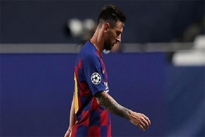 Messi thông báo muốn rời Barca ngay lập tức