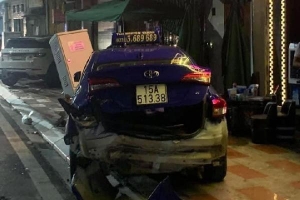 Khoảnh khắc xe Lexus gây tai nạn liên hoàn, hiện trường kinh hoàng khiến nhiều người ám ảnh