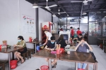Hà Nội: Ngày đầu thực hiện giãn cách tại các cơ sở kinh doanh ăn uống