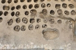 Xây nhà ga, đào phải… 1.500 hài cốt trong mộ cổ dị hình