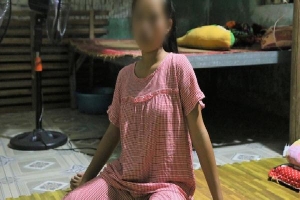 Bé gái 12 tuổi mang bầu 7 tháng tố cha dượng nhiều lần cưỡng hiếp