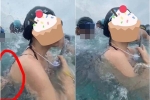 Chơi trò sóng thần ở bể bơi, nữ sinh bị sàm sỡ tuột cả bikini gây bức xúc MXH