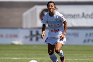 Nữ tuyển thủ Nhật Bản đầu quân cho đội bóng nam