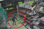 Clip: Sốc cảnh mẹ xúi con nhỏ trộm điện thoại trong cửa hàng giày dép