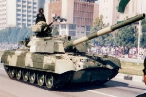 Các nước 'xâu xé' kho xe tăng T-80 uy lực nhất của Liên Xô như thế nào?