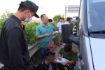 Bắc Giang: Xe khách đâm cảnh sát tử vong chở 1,6 tấn hàng điện tử nhập lậu