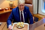 HOT: Tổng thống Mỹ Donald Trump lần đầu chia sẻ khoảnh khắc ăn bánh mì Việt Nam, nhận về hơn 640.000 likes chỉ sau nửa ngày