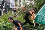 Hàng loạt cột điện ở Thừa Thiên - Huế bị gãy, cúp điện cả tỉnh