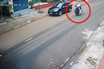 Camera an ninh 'bóc' pha đối đầu trực diện của 2 xe máy, nguyên nhân tai nạn khiến tất cả ngán ngẩm