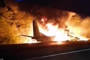 Hiện trường thảm khốc vụ rơi máy bay quân sự Ukraina