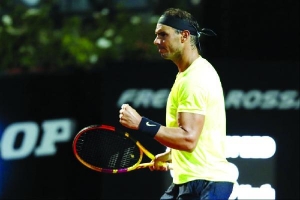 'Vua đất nện' Nadal gặp khó tại Pháp Mở rộng