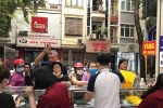 Khách Hà Nội xếp hàng tới tiệm bánh Trung thu của ông chủ 91 tuổi để lấy không khí