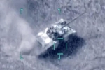 Máy bay không người lái Azerbaijan thả tên lửa làm nổ tung xe tăng Armenia