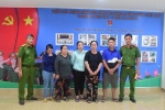 Cả gia đình 5 người lái ôtô từ Nghệ An vào Huế để hành nghề... móc túi