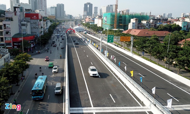 Tuyến vành đai 3 Phạm Văn Đồng có 6 làn đường trên cao cộng với 12 làn đường dưới thấp sẽ tạo ra trục giao thông 18 làn. Ảnh: Ngọc Tân.