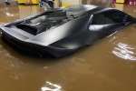 'Buốt ruột' Lamborghini 8 tỷ nhem nhuốc bùn đất, nước lũ tràn vào khoang lái