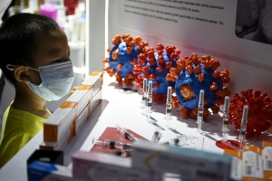 Thành phố Trung Quốc cấp vaccine Covid-19 thử nghiệm cho dân