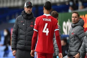 Cập nhật chấn thương của Van Dijk: Có thể vắng mặt ở cả EURO