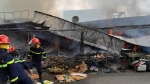 Cháy chợ ở Cà Mau, gần chục ki-ốt và nhiều tài sản bị thiêu rụi